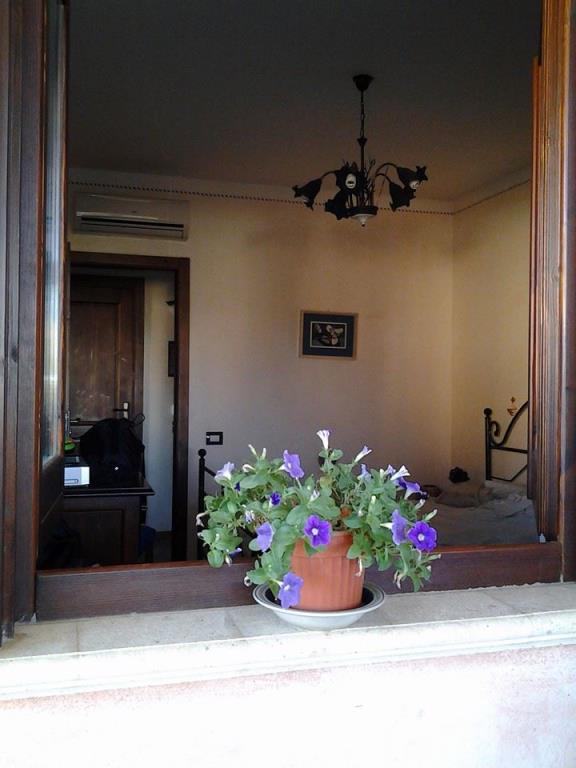 casa indipendente in vendita a Campofelice di Roccella