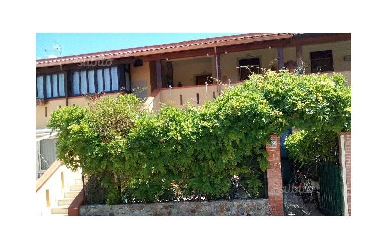 casa indipendente in vendita a Campofelice di Roccella