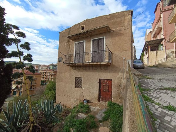 appartamento in vendita a Campofelice di Roccella