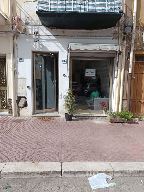 locale commerciale in vendita a Campofelice di Roccella