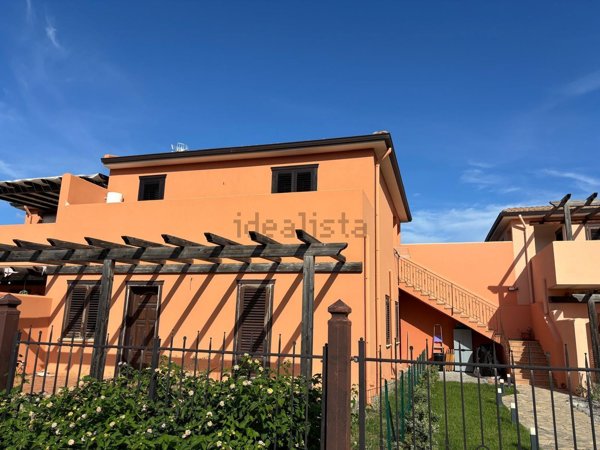 casa indipendente in vendita a Campofelice di Roccella