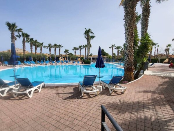 casa indipendente in vendita a Campofelice di Roccella