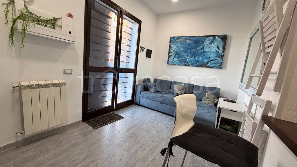 appartamento in vendita a Campofelice di Roccella