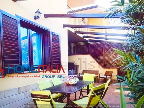 casa indipendente in vendita a Campofelice di Roccella