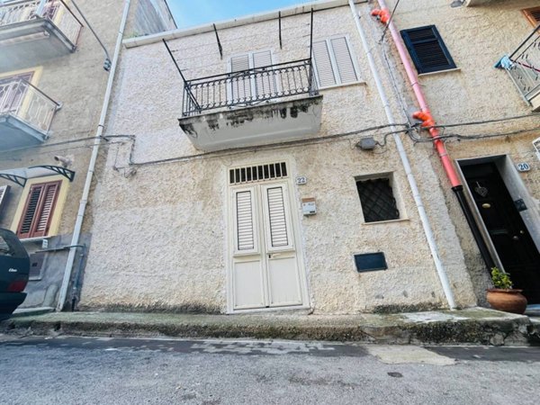 casa indipendente in vendita a Campofelice di Roccella