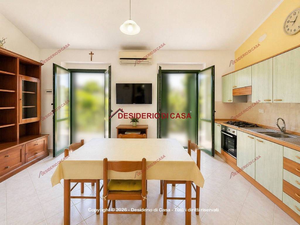 casa indipendente in vendita a Campofelice di Roccella