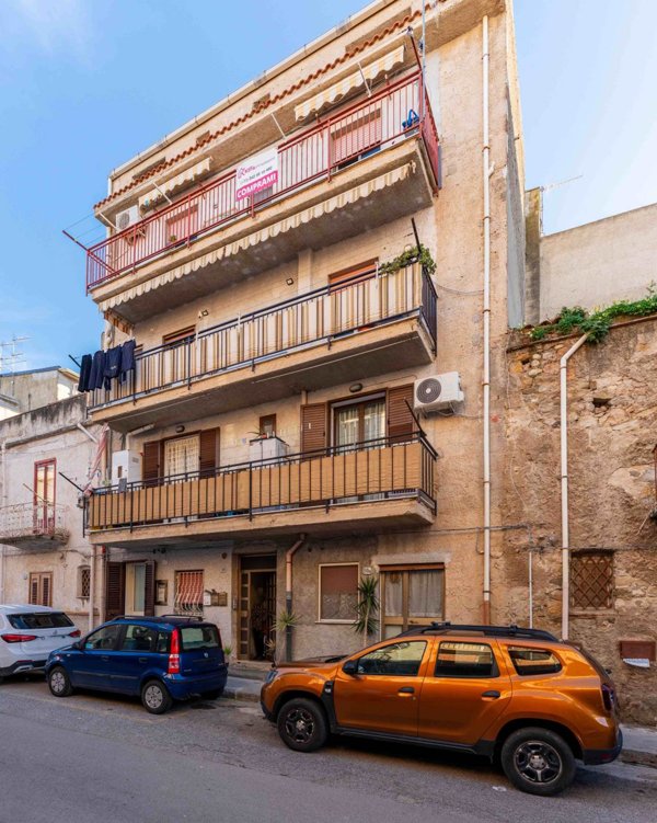 appartamento in vendita a Campofelice di Roccella