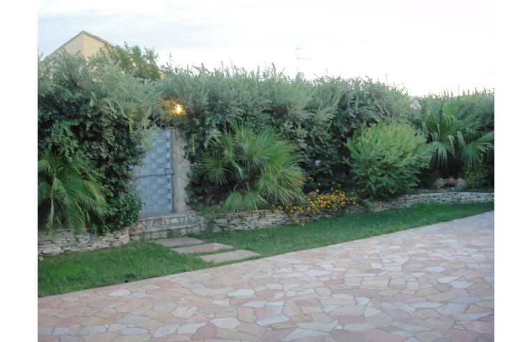 casa indipendente in vendita a Campofelice di Roccella