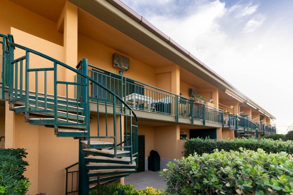 appartamento in vendita a Campofelice di Roccella