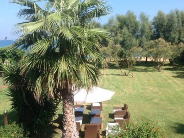 casa indipendente in vendita a Campofelice di Roccella