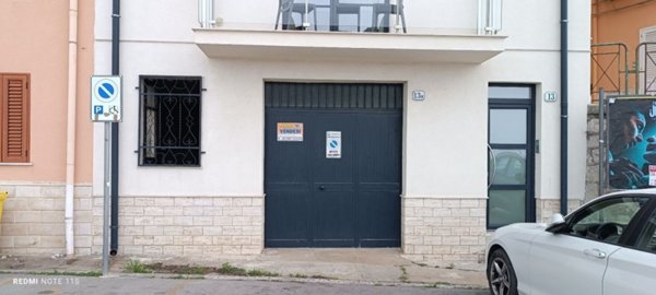 negozio in vendita a Campofelice di Roccella