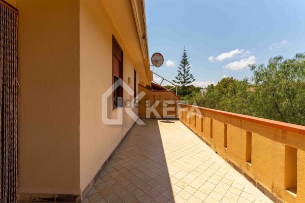 appartamento in vendita a Campofelice di Roccella