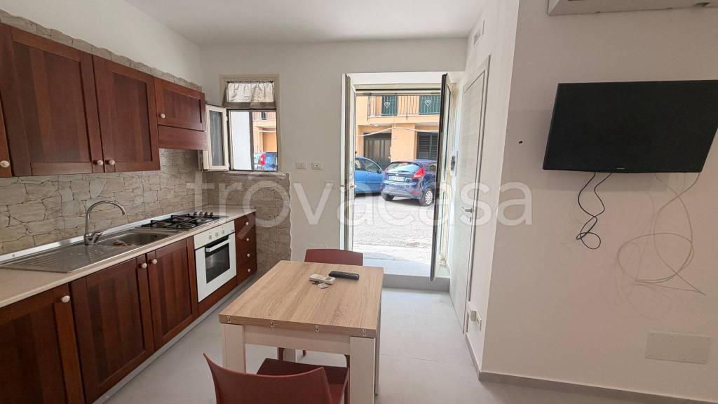 appartamento in vendita a Campofelice di Roccella