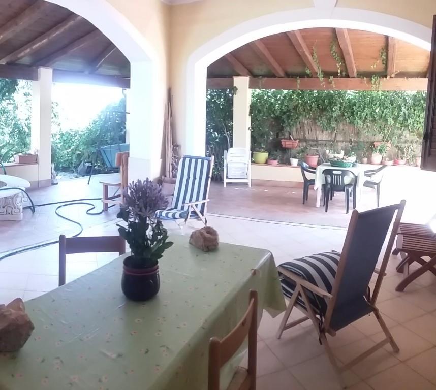 casa indipendente in vendita a Campofelice di Roccella