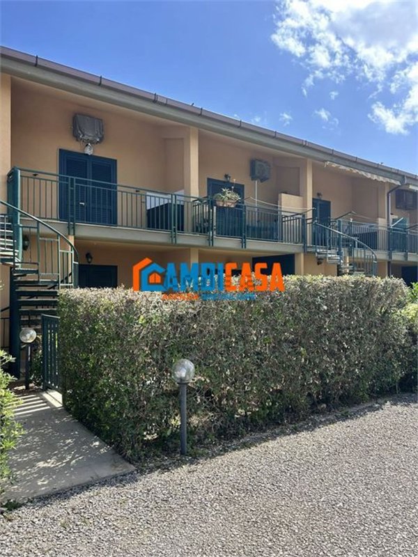 casa indipendente in vendita a Campofelice di Roccella