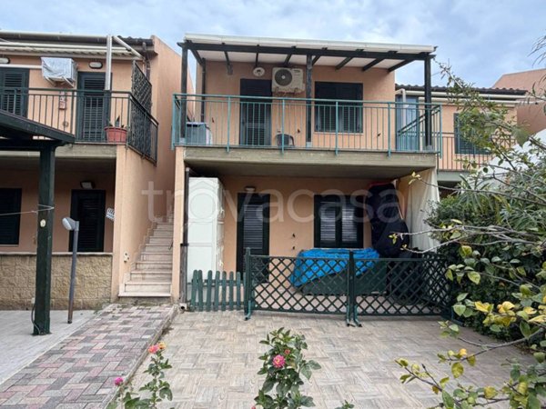 appartamento in vendita a Campofelice di Roccella