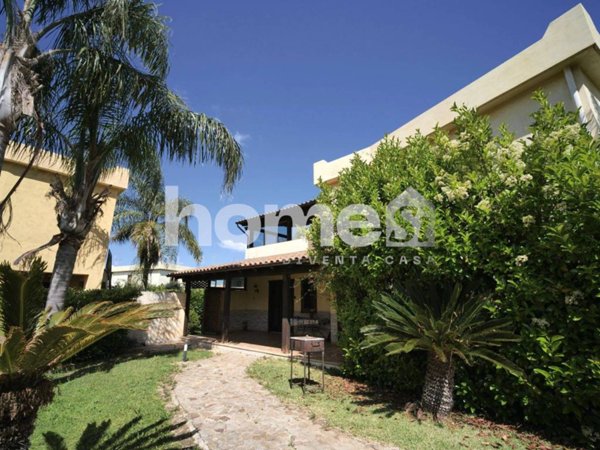 casa indipendente in vendita a Campofelice di Roccella