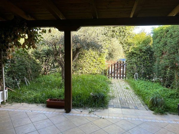 appartamento in vendita a Campofelice di Roccella