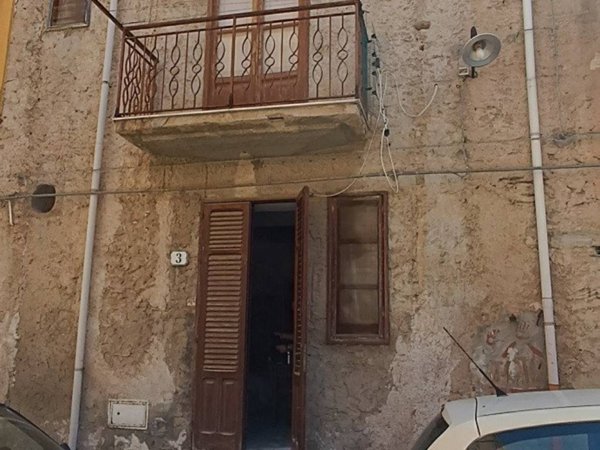 casa indipendente in vendita a Campofelice di Roccella