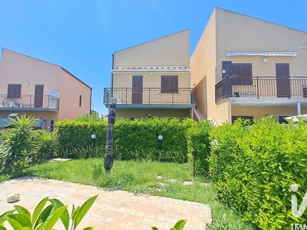 appartamento in vendita a Campofelice di Roccella