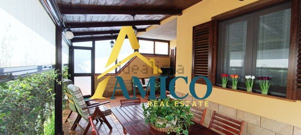 casa indipendente in vendita a Campofelice di Roccella