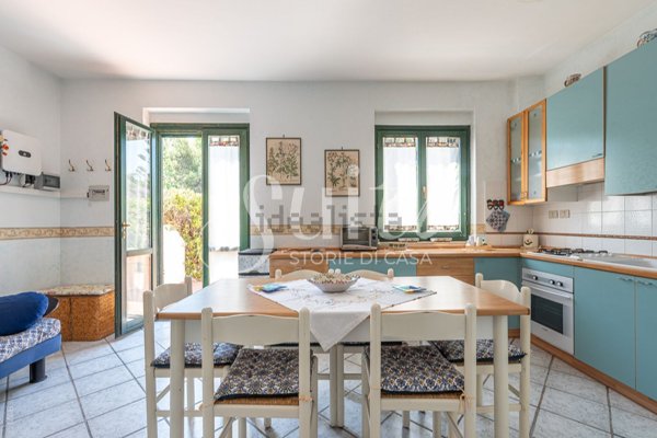 casa indipendente in vendita a Campofelice di Roccella