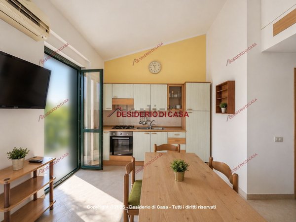casa indipendente in vendita a Campofelice di Roccella