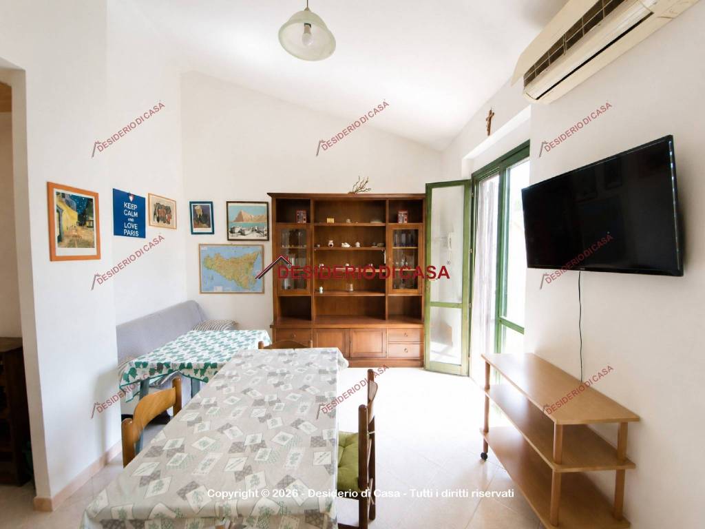 casa indipendente in vendita a Campofelice di Roccella
