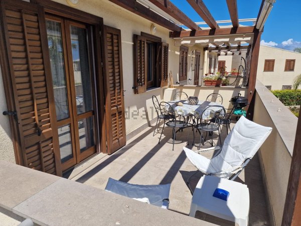 appartamento in vendita a Campofelice di Roccella