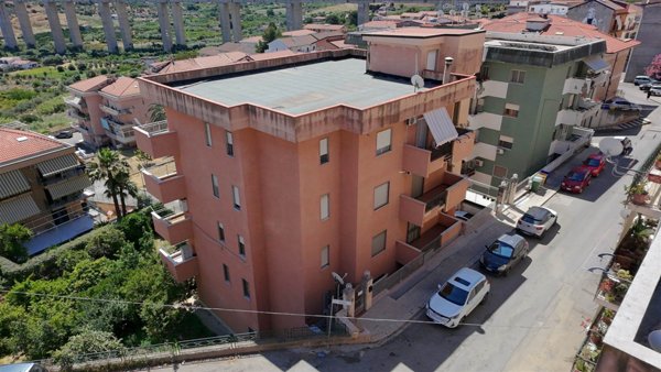 appartamento in vendita a Campofelice di Roccella