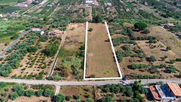 terreno edificabile in vendita a Campofelice di Roccella