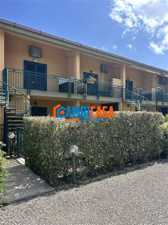 casa indipendente in vendita a Campofelice di Roccella