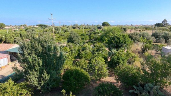 terreno agricolo in vendita a Campofelice di Roccella