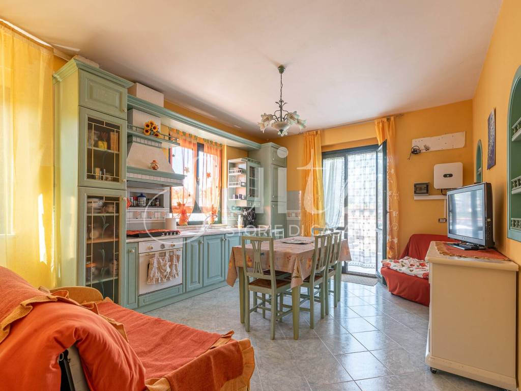 casa indipendente in vendita a Campofelice di Roccella