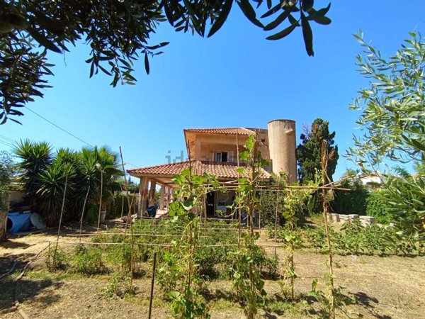 casa indipendente in vendita a Campofelice di Roccella