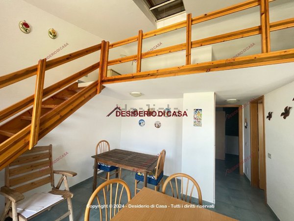 casa indipendente in vendita a Campofelice di Roccella