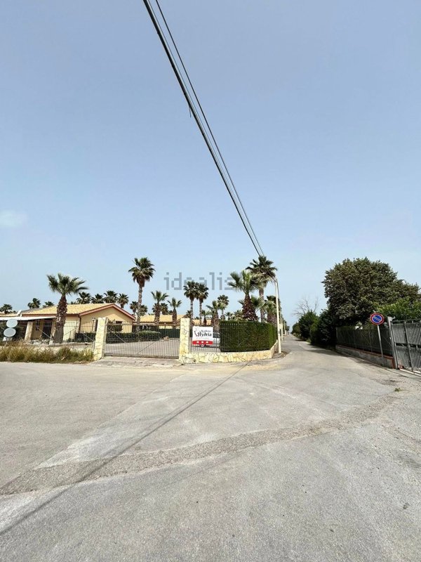 casa indipendente in vendita a Campofelice di Roccella