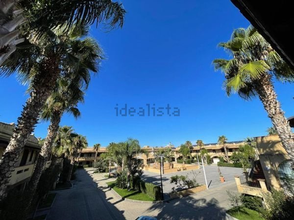 appartamento in vendita a Campofelice di Roccella