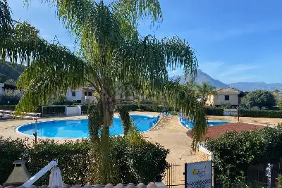 casa indipendente in vendita a Campofelice di Roccella