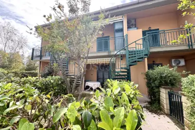 casa indipendente in vendita a Campofelice di Roccella