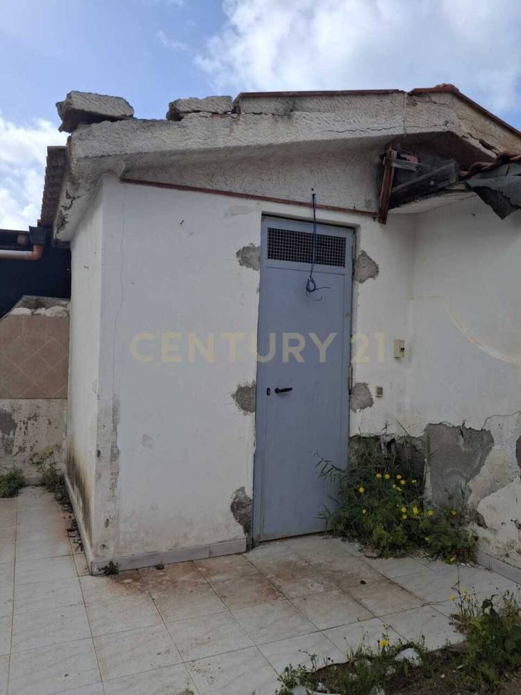 locale di sgombero in vendita a Campofelice di Roccella