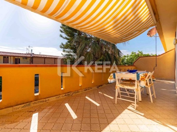 appartamento in vendita a Campofelice di Roccella