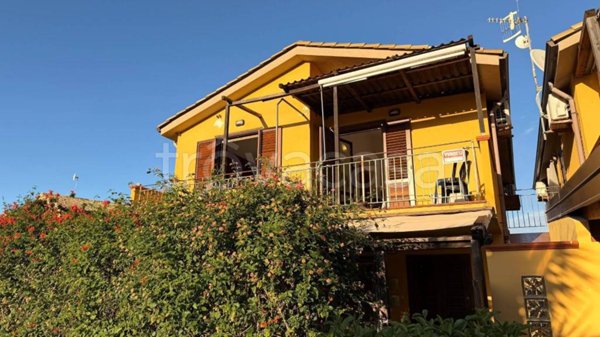 appartamento in vendita a Campofelice di Roccella