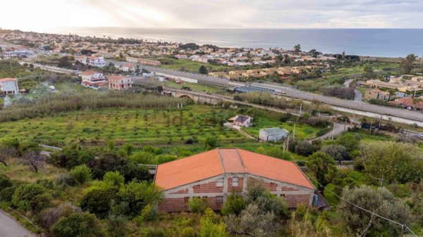 casa indipendente in vendita a Campofelice di Roccella