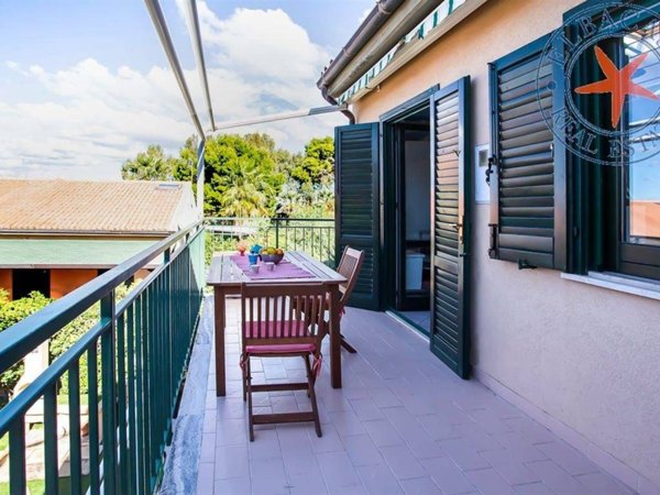 appartamento in vendita a Campofelice di Roccella