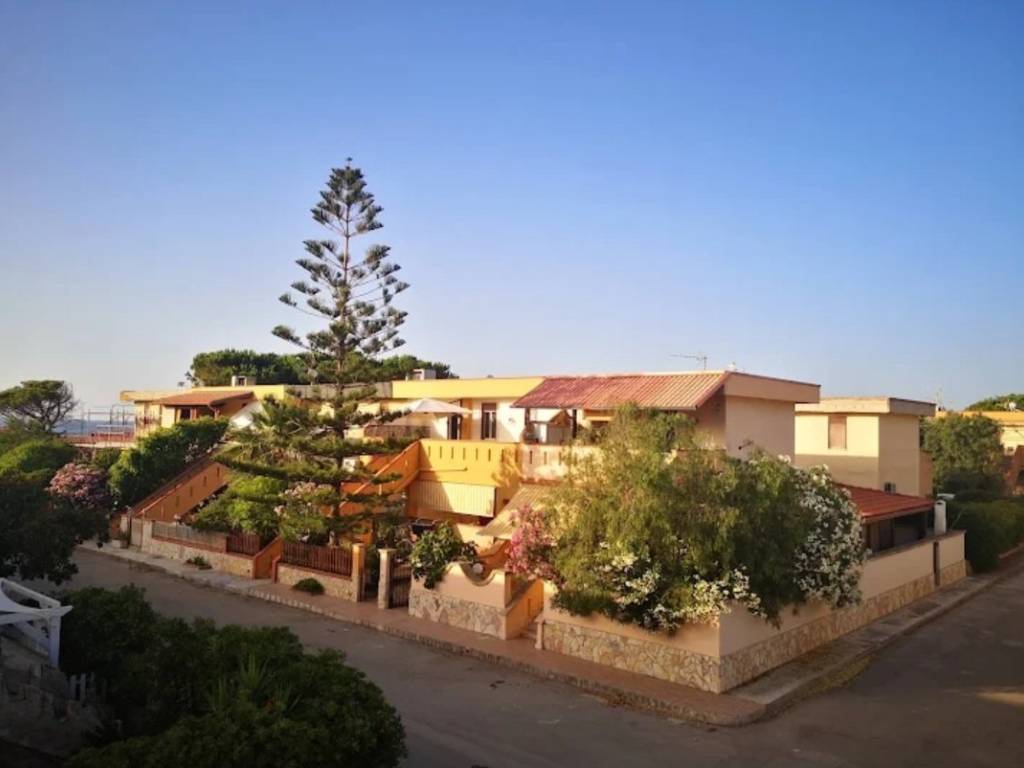 appartamento in vendita a Campofelice di Roccella