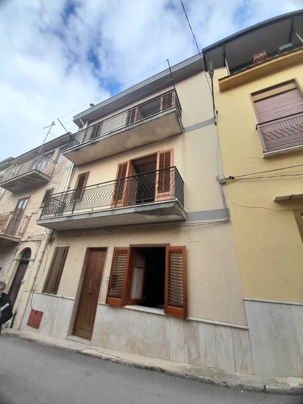 appartamento in vendita a Campofiorito