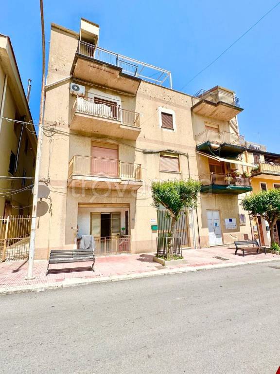 appartamento in vendita a Campofiorito