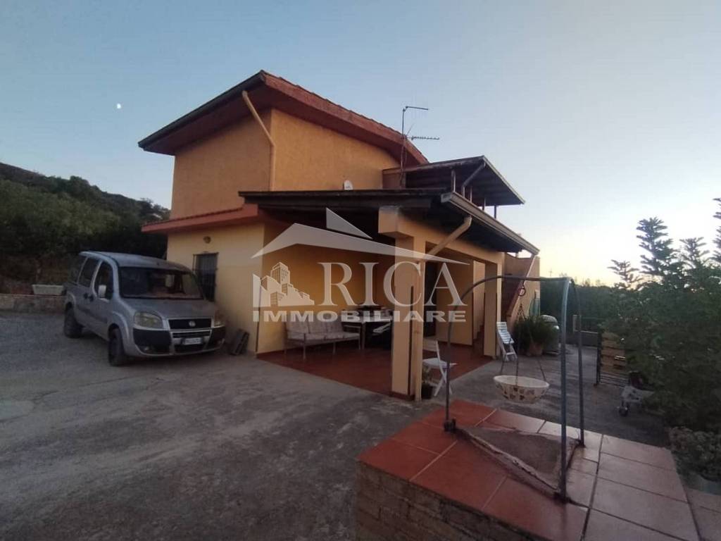 casa indipendente in vendita a Camporeale