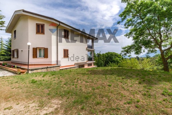 casa indipendente in vendita a Camporeale